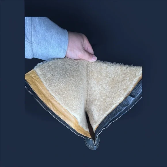 Black Leather GUCCI boots - Picture 11 of 14